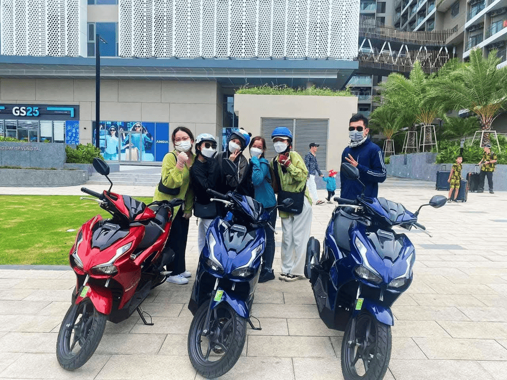 Bạn c&oacute; thể lựa chọn di chuyển bằng xe m&aacute;y từ TP. HCM đến b&atilde;i biển Th&ugrave;y V&acirc;n Vũng T&agrave;u (Nguồn: Cho Thu&ecirc; Xe M&aacute;y SM House - Vũng T&agrave;u)